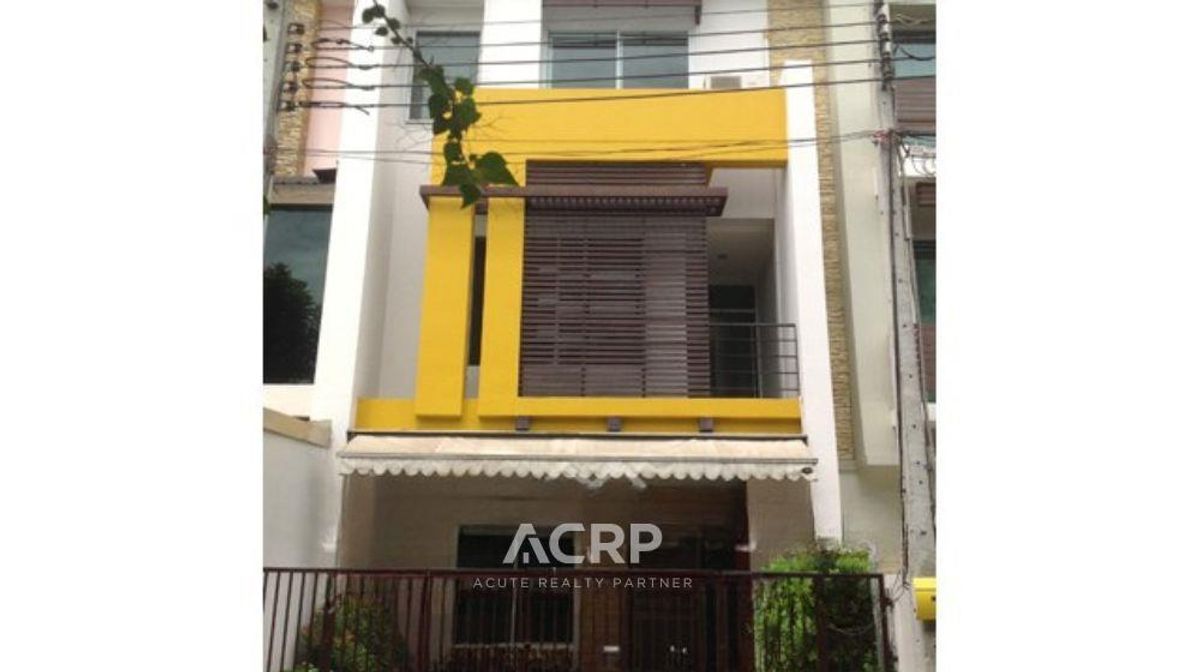 For SaleTownhomeSathorn, Narathiwat : Townhouse for sale in Rama 3. Townhouse for sale in Thanapat Haus project. Near Central Rama 3.