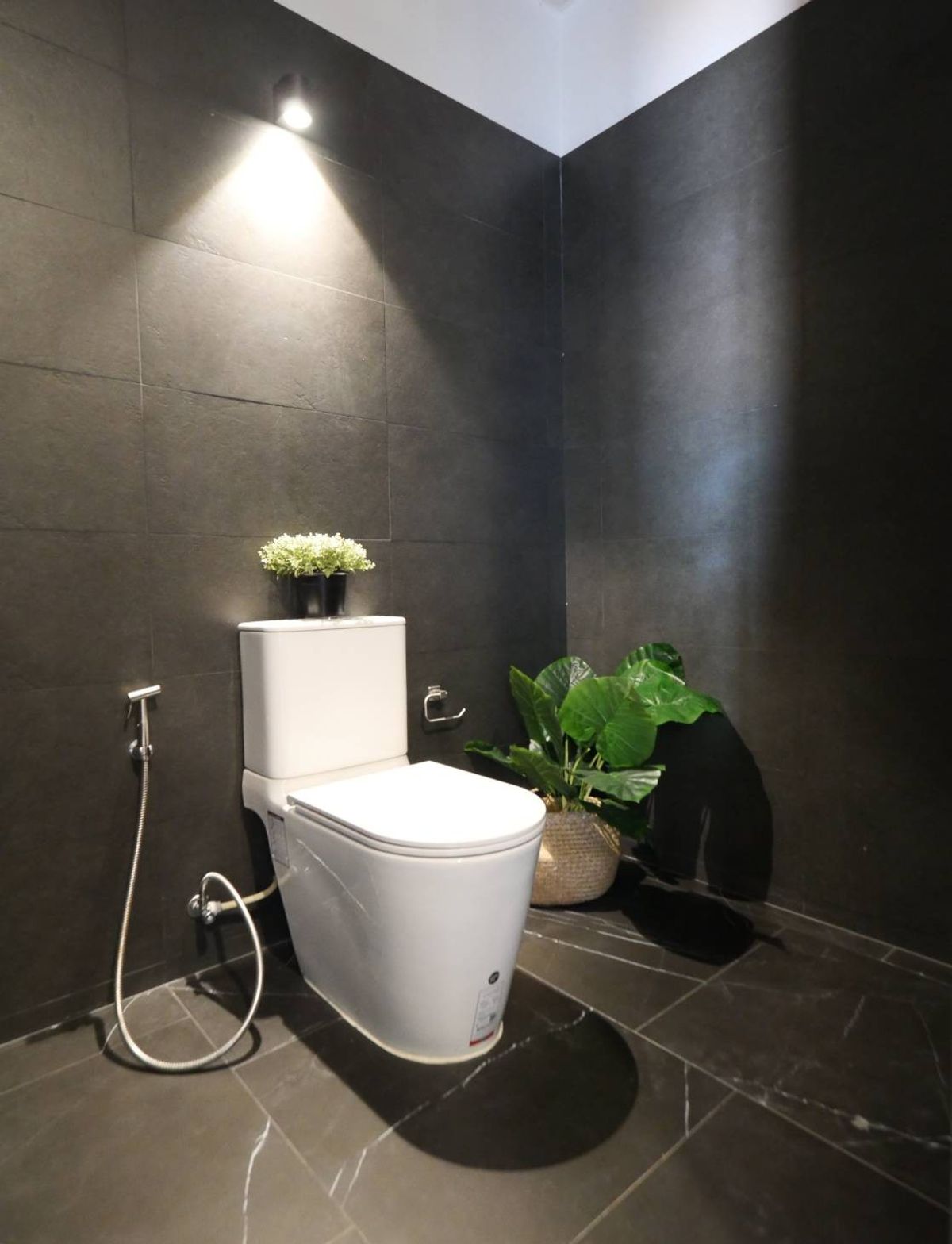 HouseSukhumvit, Asoke, Thonglor : 📢👇Sell with tenant 30 Sep 28
Newly Renovated Home in the Heart of Sukhumvit 49. Loft-style with a private Outdoor Jacuzzi. Perfect as a stylish residence or a smart investment opportunity