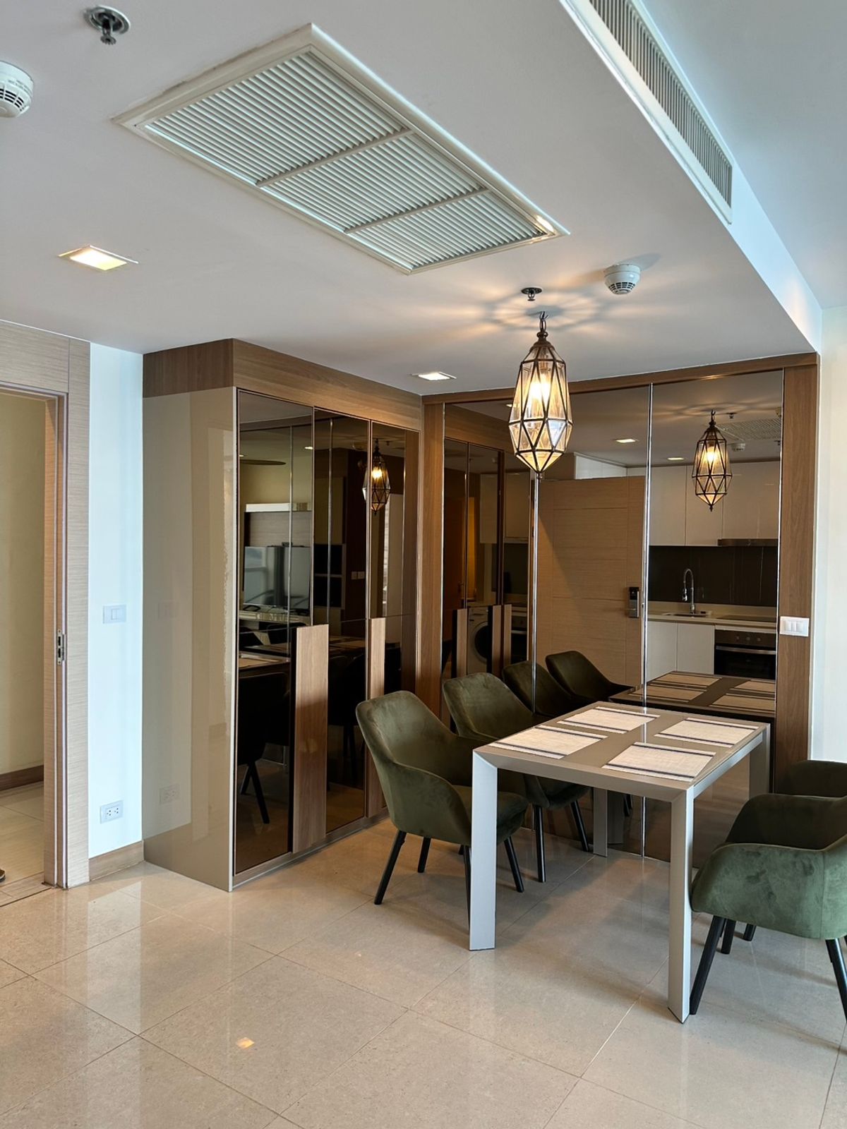 ให้เช่าคอนโดพัทยา บางแสน ชลบุรี สัตหีบ : For rent condo the Palm wongamat Beach front pattaya (S03-2084) 