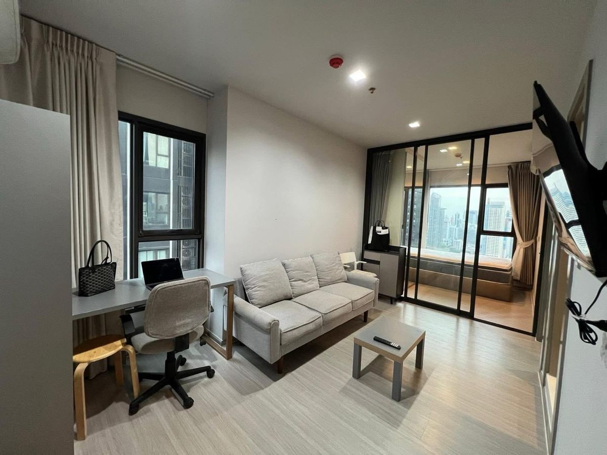 For RentCondoRama9, Petchburi, RCA : 📍Life Asoke Rama9 2 Bedroom 40SQM. Ready to stay‼ ️ 25,000/month