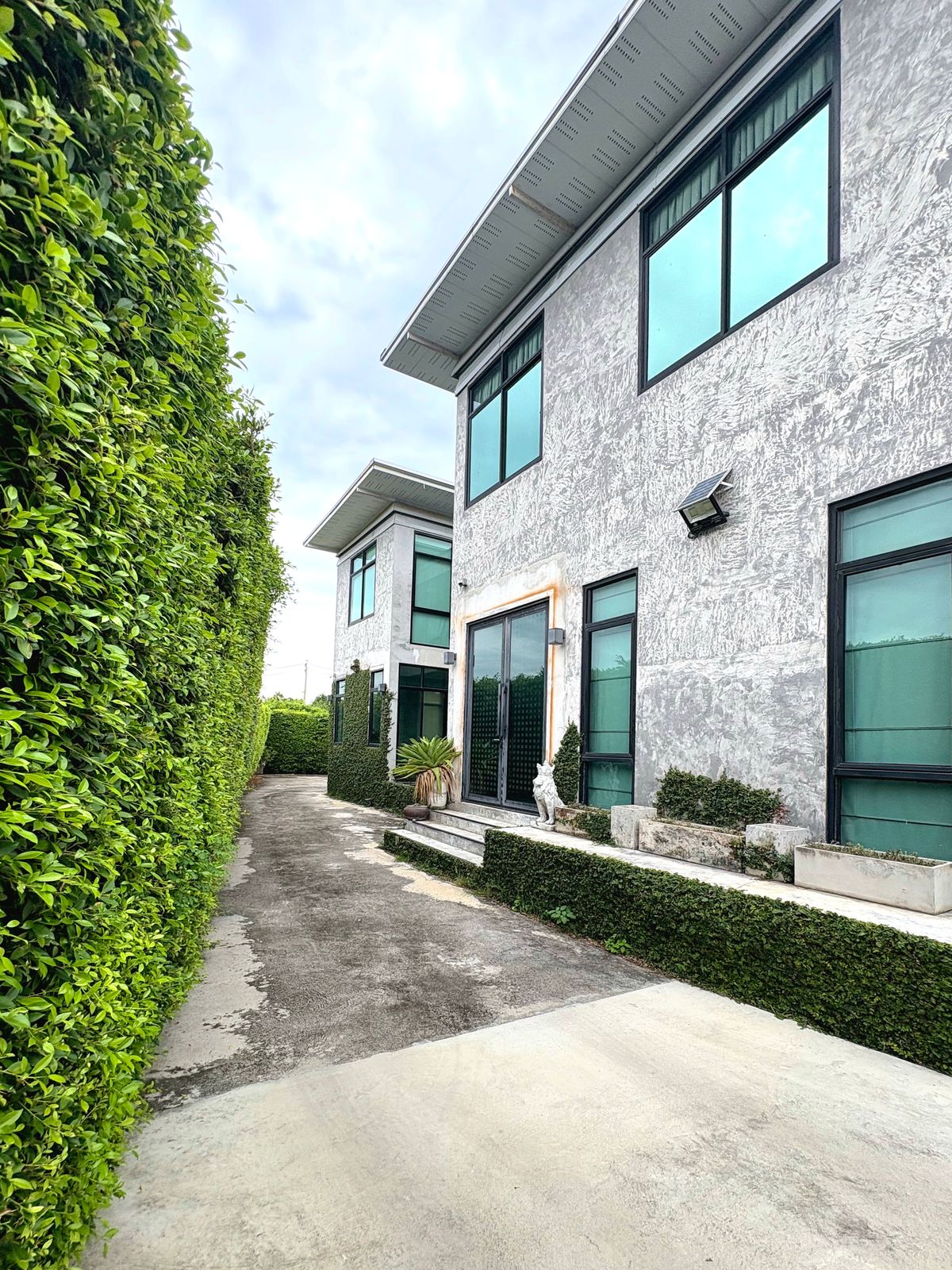 For SaleHouseNonthaburi, Bang Yai, Bangbuathong : 2 -story house for sale in Loft style, beautiful, elegant, peaceful on the land 123 square wah, Bang Bua Thong, Nonthaburi - 0066HS