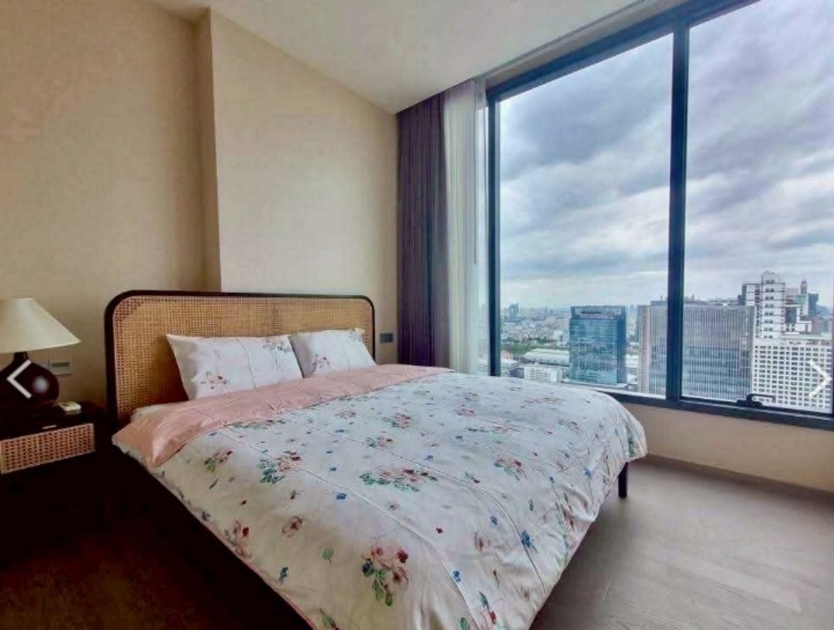 For RentCondoSukhumvit, Asoke, Thonglor : Condo for Rent at The Esse Asoke [ดิ เอส อโศก] 1 Bedroom | 1 Bathroom (with Bathtub) | 44 sq.m. | Unblocked 180° City View | North-facing balcony with bedroom & living room windows price 45k THB/m