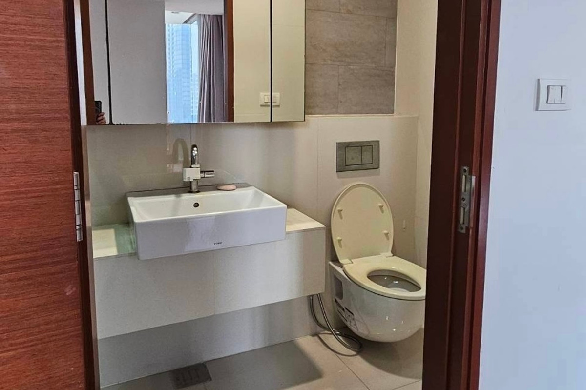 ขายคอนโดสุขุมวิท อโศก ทองหล่อ : 🔥 ขายพร้อมผู้เช่า !! ชั้นสูง 13++, วิวเมือง, ห้องอยู่ทิศเหนือ, เลี้ยงสัตว์ได้ !!🔥 Code C20250800057..........Ashton Morph 38, 1 ห้องนอน, 1 ห้องน้ำ, แต่งครบ, ราคาพิเศษ!!📣📣