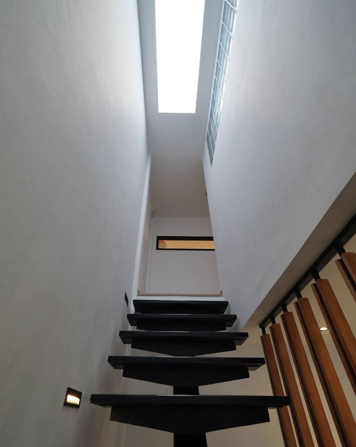 HouseSukhumvit, Asoke, Thonglor : 📢👇Sell with tenant 30 Sep 28
Newly Renovated Home in the Heart of Sukhumvit 49. Loft-style with a private Outdoor Jacuzzi. Perfect as a stylish residence or a smart investment opportunity