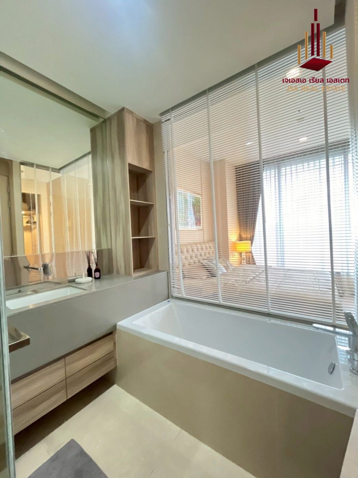 ให้เช่าคอนโดสุขุมวิท อโศก ทองหล่อ : ✨ For Rent: The Esse Asoke Condo ✨  💰 Only 42,000 THB/month