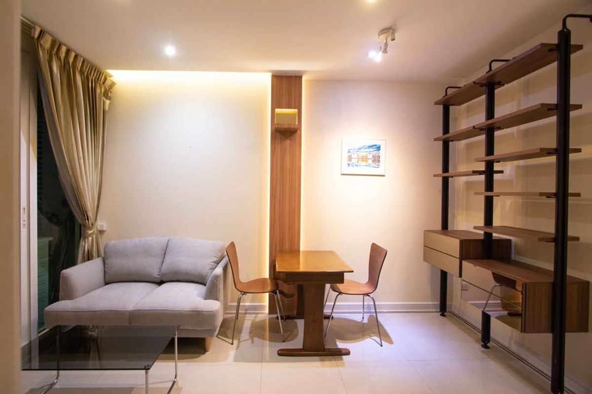 For RentCondoRama9, Petchburi, RCA : Rent RR837 TC Green Rama9. Beautiful room, full furniture near the MRT Rama 9.