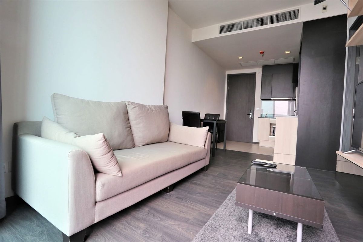 For RentCondoSukhumvit, Asoke, Thonglor : Condo for rent 🔥 Edge Sukhumvit 23🔥 Floor 23🔥43.26 sqm 🔥1bed🔥R19-5🔥 corner room