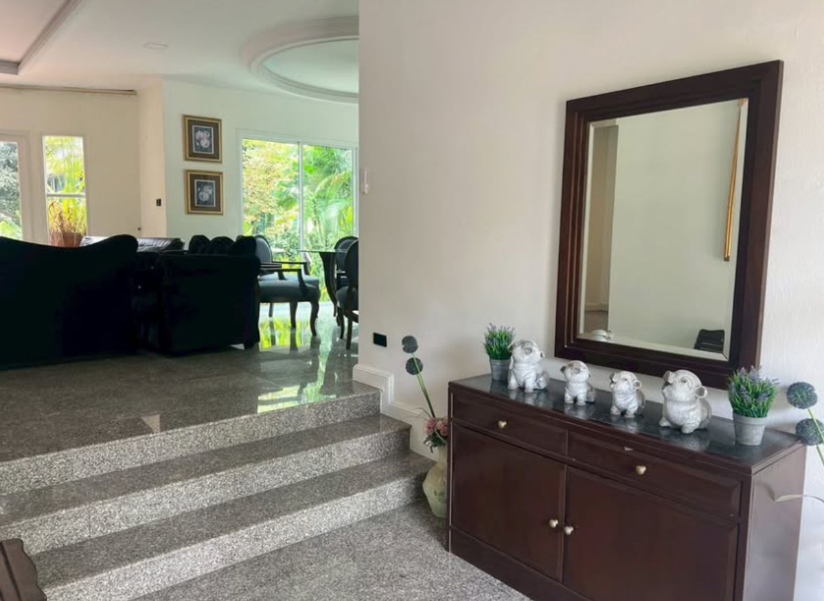 For RentHousePhutthamonthon, Salaya : Rent a waterfront house Krisada Marina, comes with Glasshouse, a private waterfront near Central Salaya.