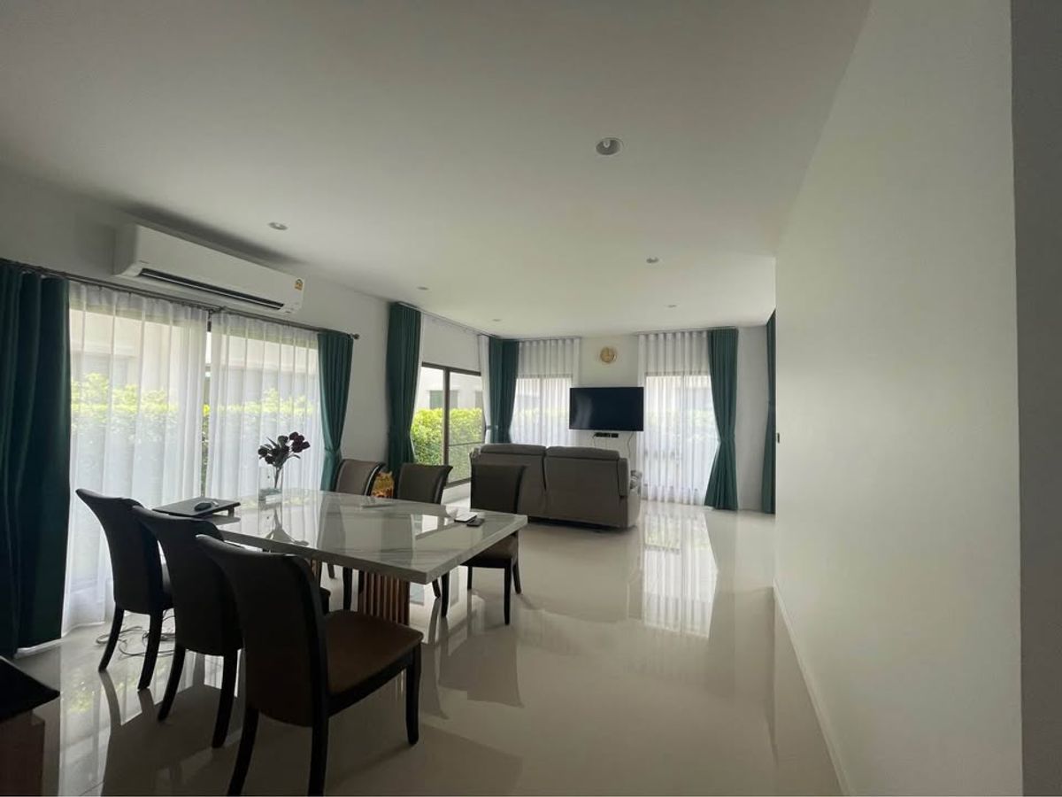 ขายบ้านพัฒนาการ ศรีนครินทร์ : BURASIRI KRUNGTHEP KREETHA  • 4 ห้องนอน 4 ห้องน้ำ 2 ที่จอดรถ • พื้นที่ใช้สอย 238 ตร.ม. ขนาดที่ดิน 65.2 ตร.ว.
