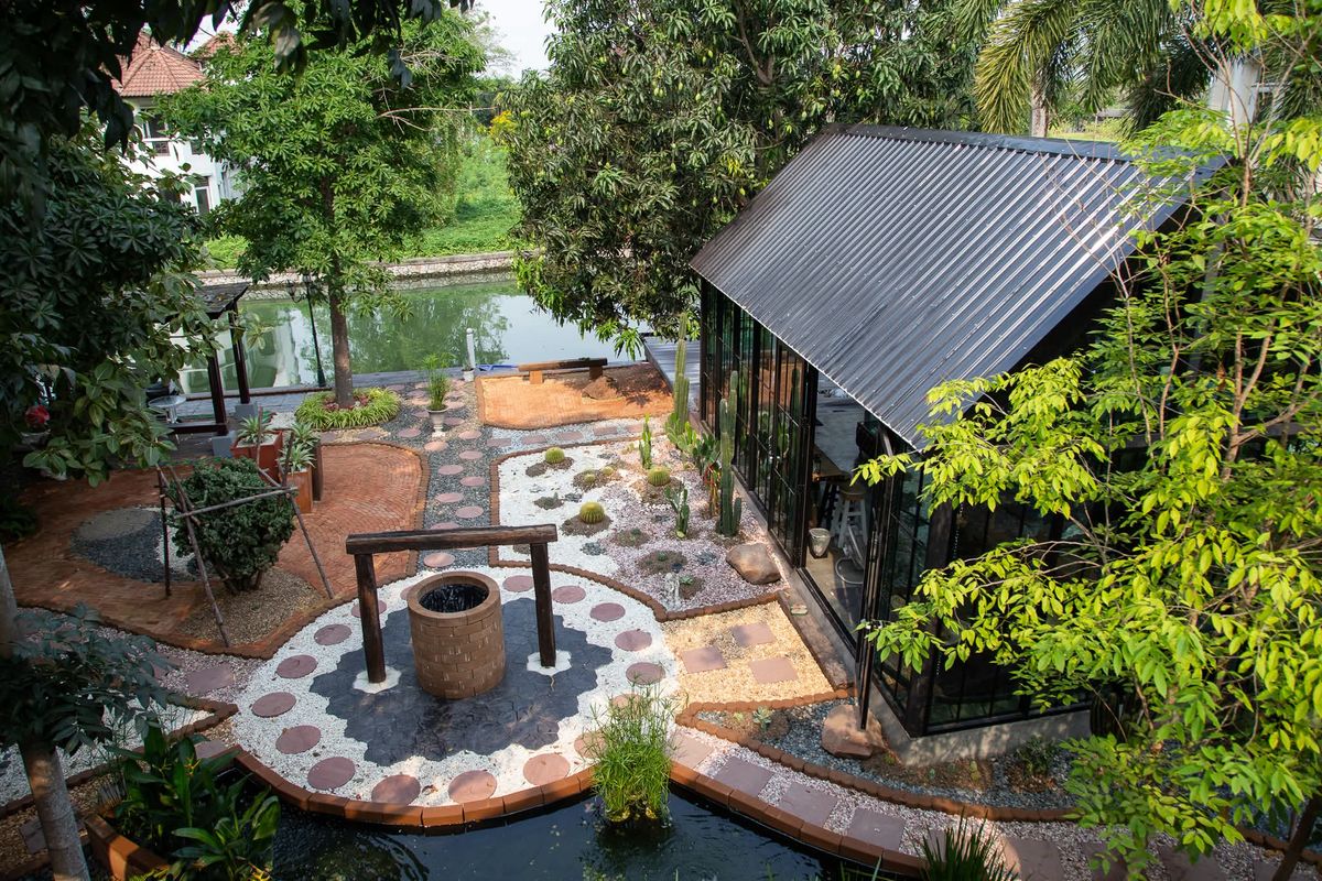 For RentHousePhutthamonthon, Salaya : Rent a waterfront house Krisada Marina, comes with Glasshouse, a private waterfront near Central Salaya.