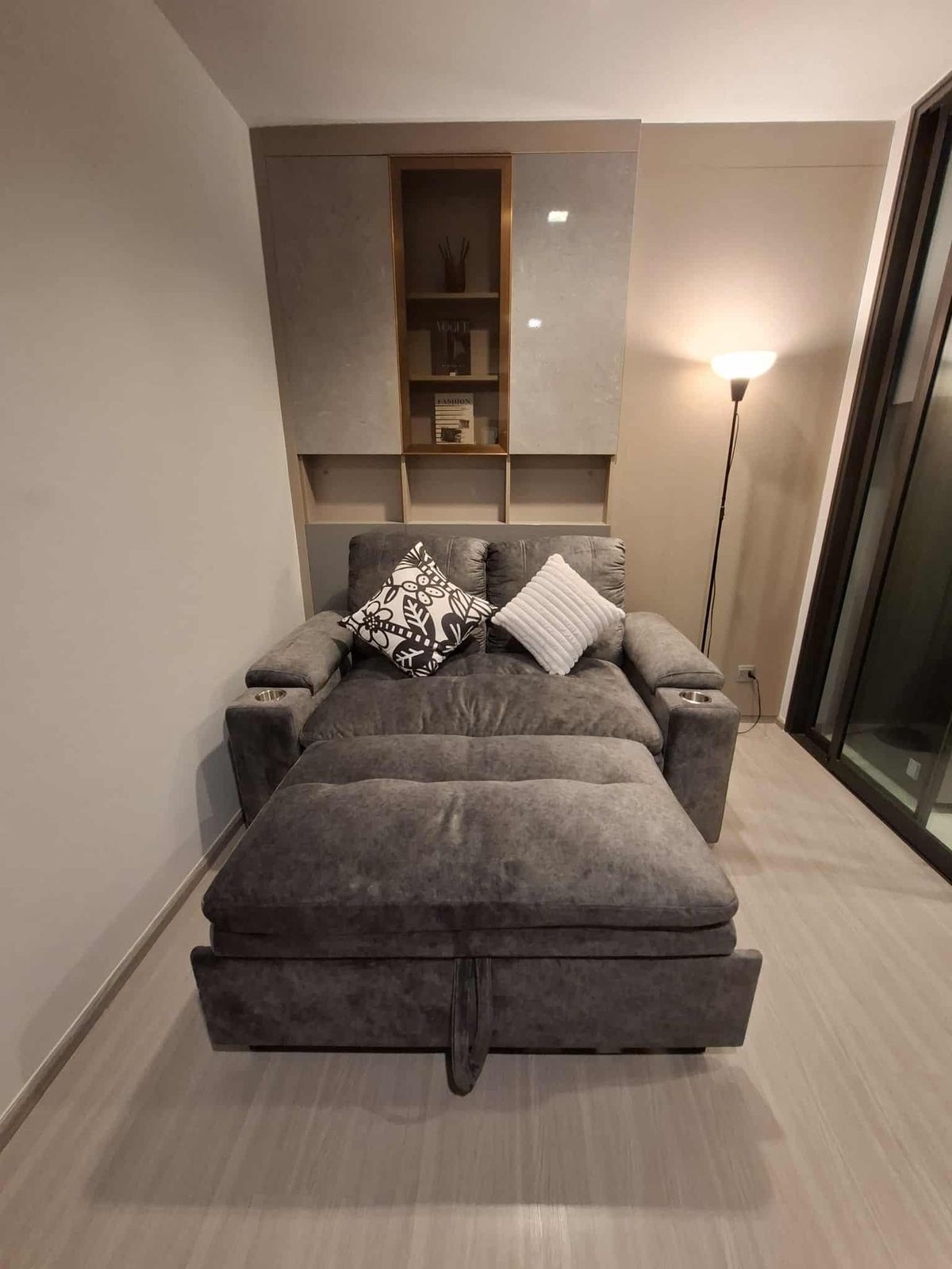 For RentCondoRama9, Petchburi, RCA : Condo for Rent LIFE Asoke - Rama 9