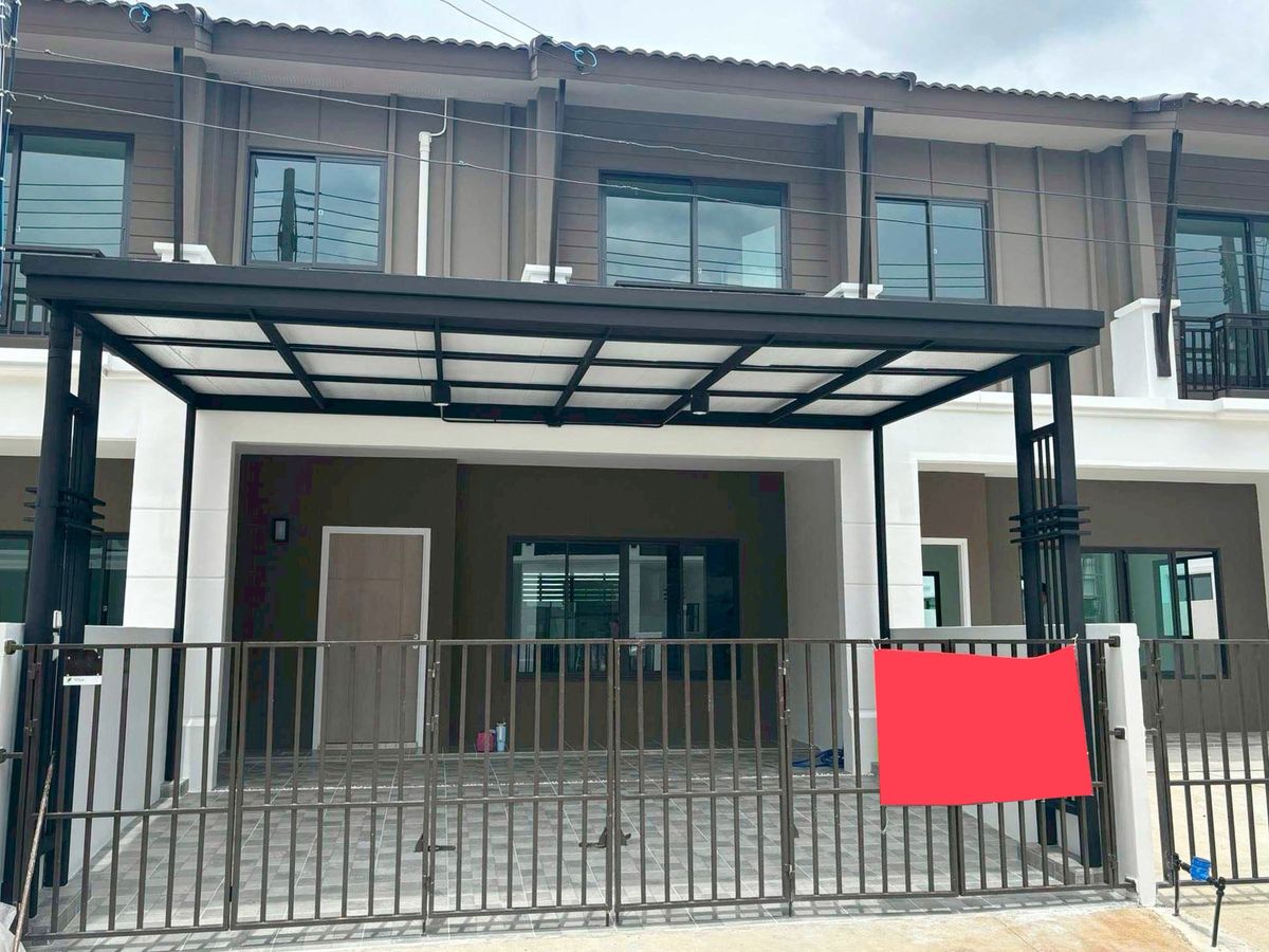 For RentTownhomeChiang Mai : Townhouse in the project Rent 23,000 baht per month, near Big C, Mae Hia, only 5 minutes. No.9H951