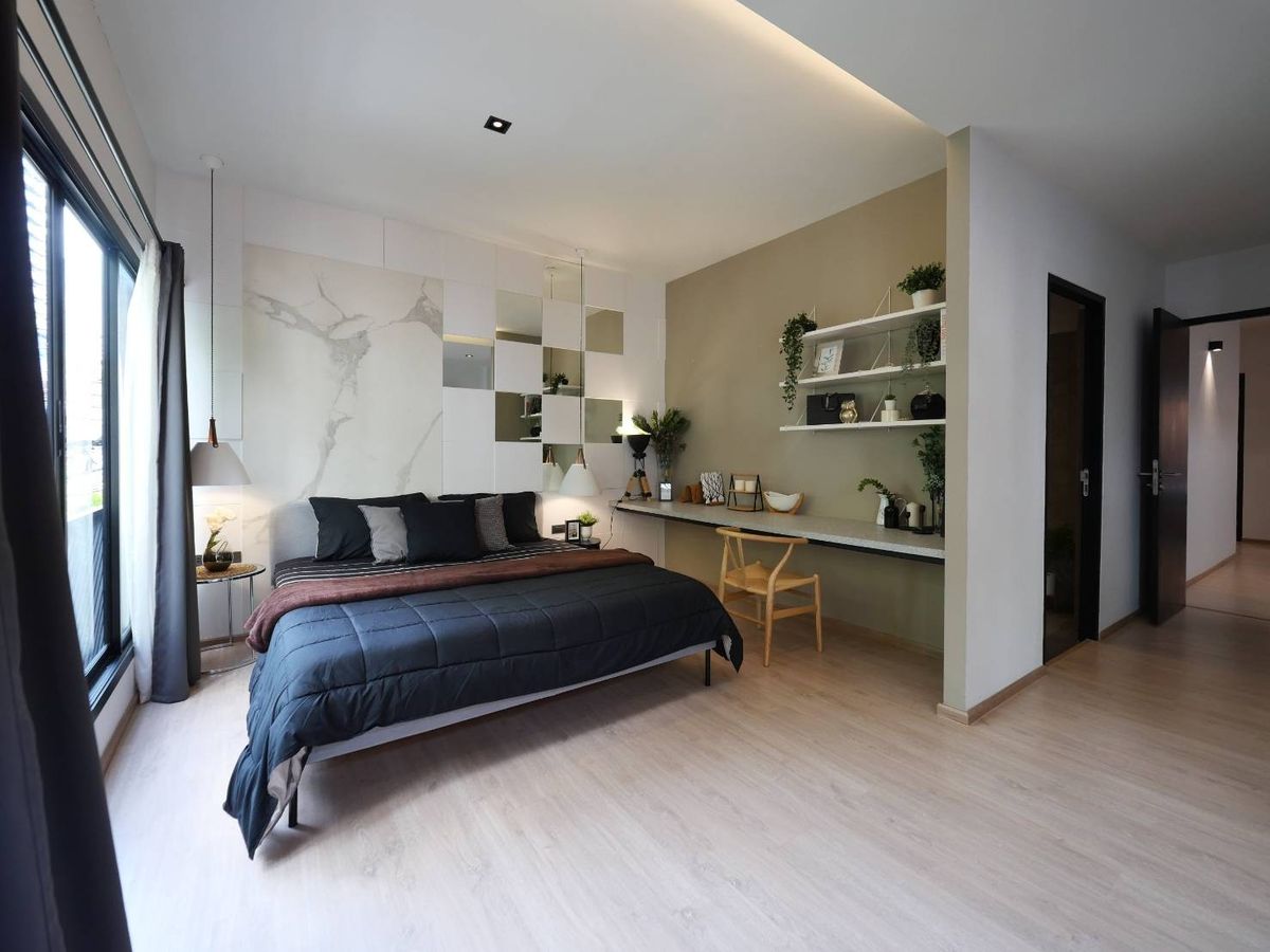 HouseSukhumvit, Asoke, Thonglor : 📢👇Sell with tenant 30 Sep 28
Newly Renovated Home in the Heart of Sukhumvit 49. Loft-style with a private Outdoor Jacuzzi. Perfect as a stylish residence or a smart investment opportunity