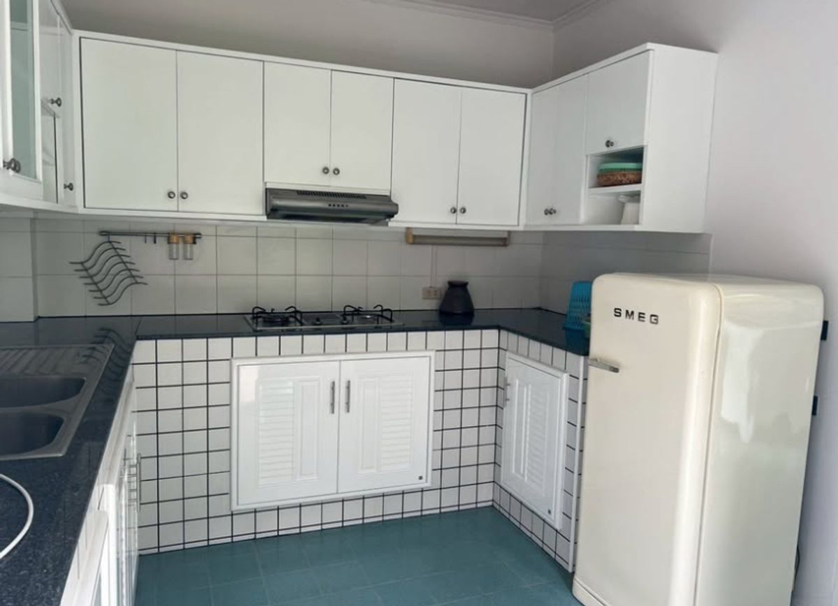 For RentHousePhutthamonthon, Salaya : Rent a waterfront house Krisada Marina, comes with Glasshouse, a private waterfront near Central Salaya.