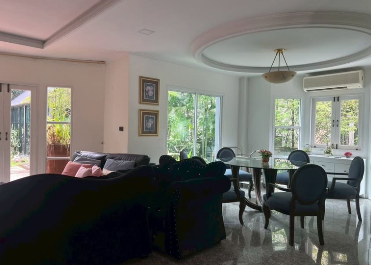 For RentHousePhutthamonthon, Salaya : Rent a waterfront house Krisada Marina, comes with Glasshouse, a private waterfront near Central Salaya.