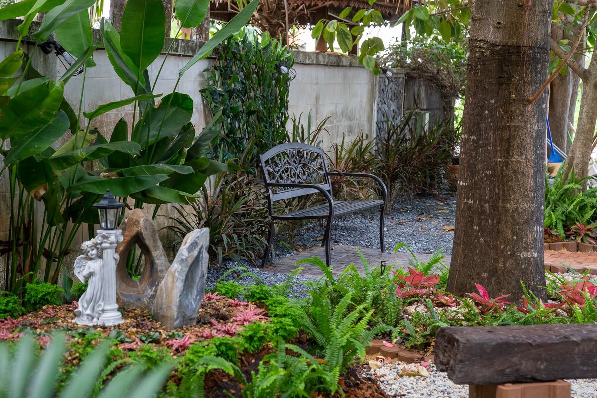 For RentHousePhutthamonthon, Salaya : Rent a waterfront house Krisada Marina, comes with Glasshouse, a private waterfront near Central Salaya.