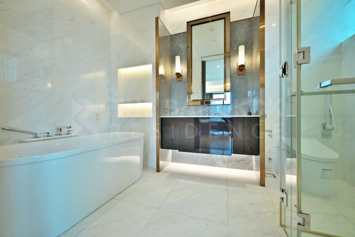 For RentCondoWitthayu, Chidlom, Langsuan, Ploenchit : 𝐄𝐱𝐩𝐞𝐫𝐢𝐞𝐧𝐜𝐞 𝐫𝐞𝐟𝐢𝐧𝐞𝐝 𝐥𝐢𝐯𝐢𝐧𝐠 at Sindhorn Tonson ✨ Elegance & Modern unit, Near BTS Chidlom