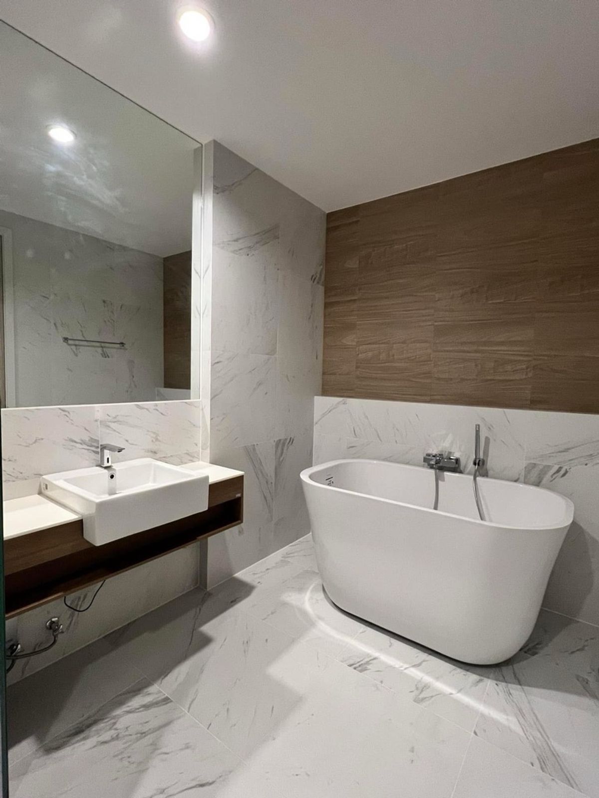 ขายบ้านพัฒนาการ ศรีนครินทร์ : 📢👇 ขายพร้อมผู้เช่า 30/11/2569
บ้านใหม่ 3 ชั้น ดีไซน์กว้างขวาง พร้อมสนามรอบบ้าน โครงการ Nirvana Absolute กรุงเทพกรีฑา ใกล้โรงเรียนนานาชาติ Brighton College และ Wellington College