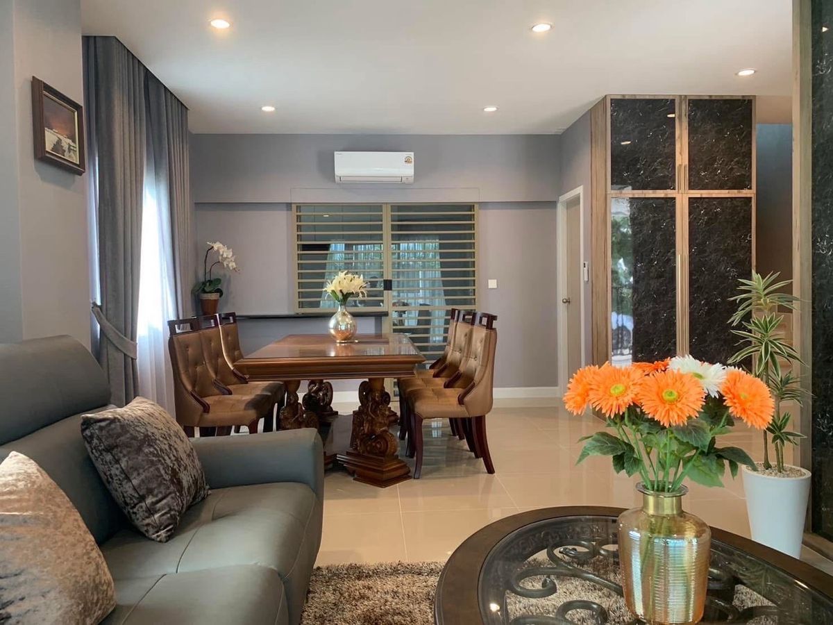 ขายบ้านพัฒนาการ ศรีนครินทร์ : 📢👇 ขายพร้อมผู้เช่า 30/11/2569
บ้านใหม่ 3 ชั้น ดีไซน์กว้างขวาง พร้อมสนามรอบบ้าน โครงการ Nirvana Absolute กรุงเทพกรีฑา ใกล้โรงเรียนนานาชาติ Brighton College และ Wellington College