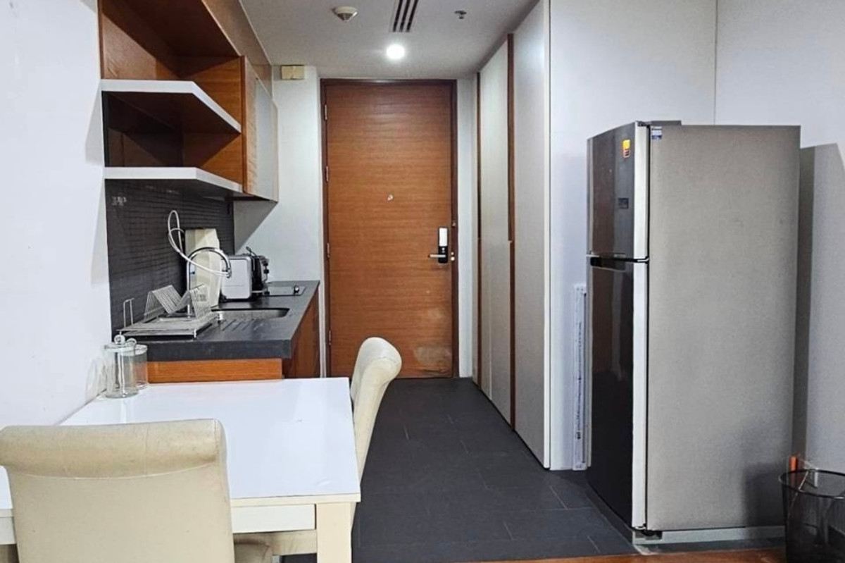 ขายคอนโดสุขุมวิท อโศก ทองหล่อ : 🔥 ขายพร้อมผู้เช่า !! ชั้นสูง 13++, วิวเมือง, ห้องอยู่ทิศเหนือ, เลี้ยงสัตว์ได้ !!🔥 Code C20250800057..........Ashton Morph 38, 1 ห้องนอน, 1 ห้องน้ำ, แต่งครบ, ราคาพิเศษ!!📣📣