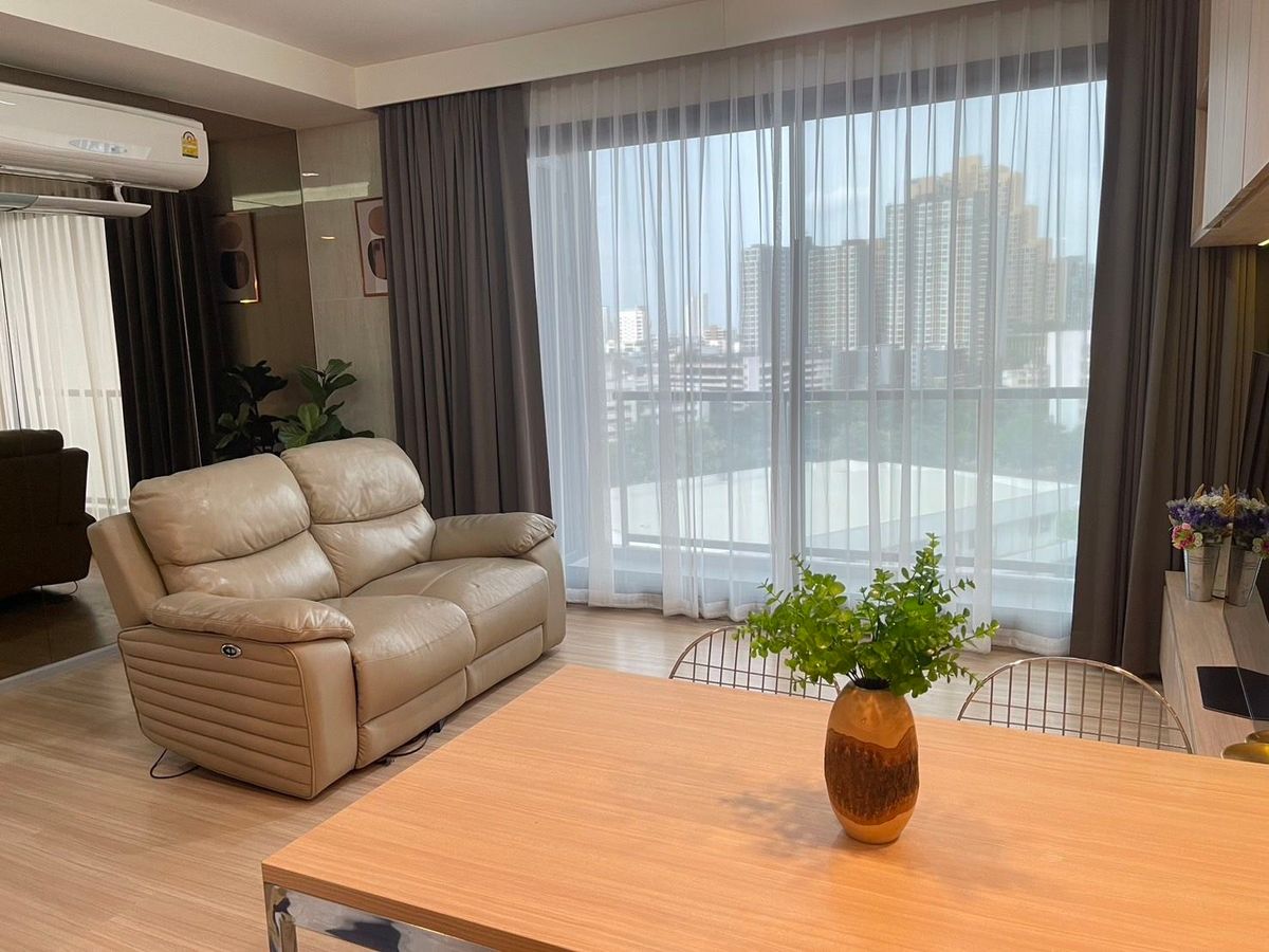 For SaleCondoSapankwai,Jatujak : 🧴P-1050🧴 Condo M, Chatuchak, size 64, 2 bedrooms, 2 bathrooms 🧴 only 9.5 million 🧴*selling with 40k tenants per month*🧴*0659174222*🧴