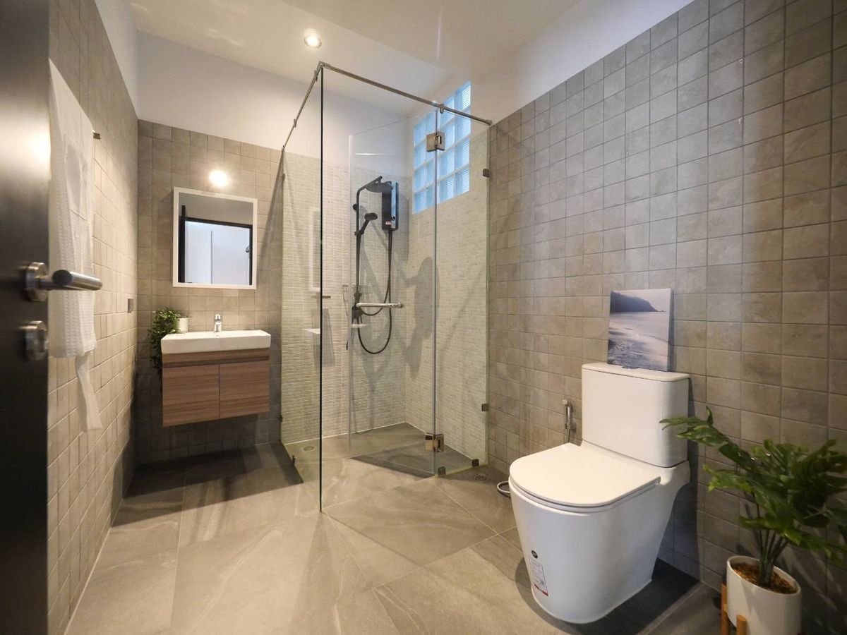 HouseSukhumvit, Asoke, Thonglor : 📢👇Sell with tenant 30 Sep 28
Newly Renovated Home in the Heart of Sukhumvit 49. Loft-style with a private Outdoor Jacuzzi. Perfect as a stylish residence or a smart investment opportunity