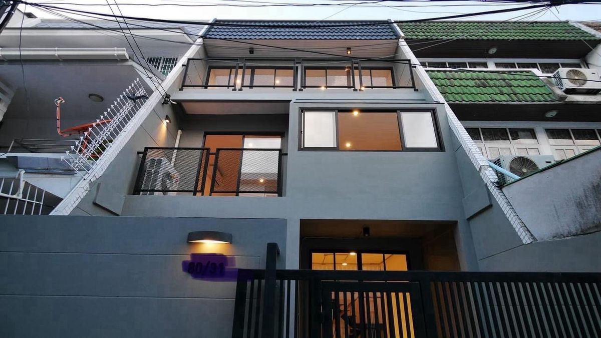For RentTownhomeSukhumvit, Asoke, Thonglor : 📢👇For Sale / Rent – 3-Storey Townhouse in Ekkamai, prime location
