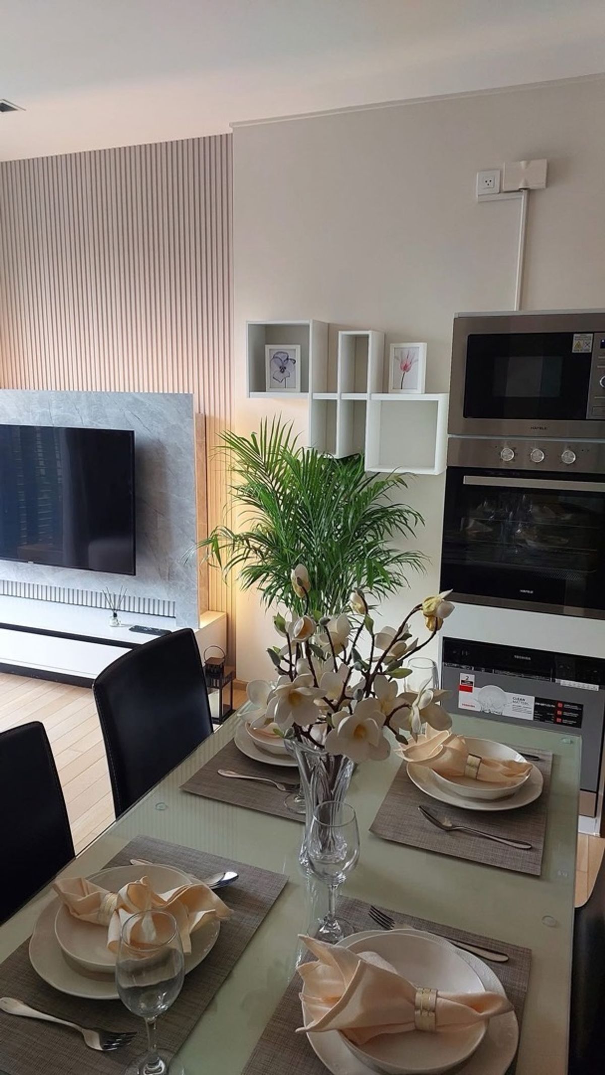 ให้เช่าคอนโดสุขุมวิท อโศก ทองหล่อ : 🌟 Luxury Condo for Rent – Siri at Sukhumvit 🌟