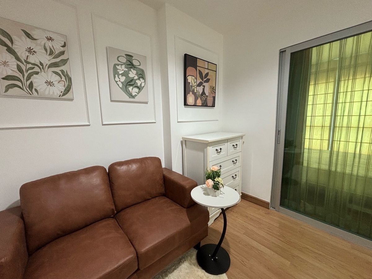 For RentCondoKhlongtoei, Kluaynamthai : 🌟 Condo for rent Aspire Rama 4 🌟  New renovated room, beautiful, clean, 1 new furniture, 1 bedroom barrier 🚇BTS Phra Khanong opposite Bangkok University