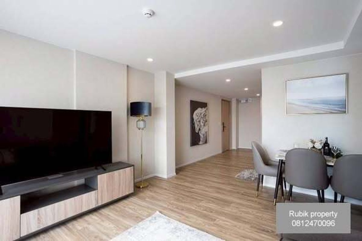 For RentCondoSathorn, Narathiwat : 🏢 Blossom Condo Sathorn - Charoenraj (RB1171) 🚆 Just 5 minutes to BTS Surasak
