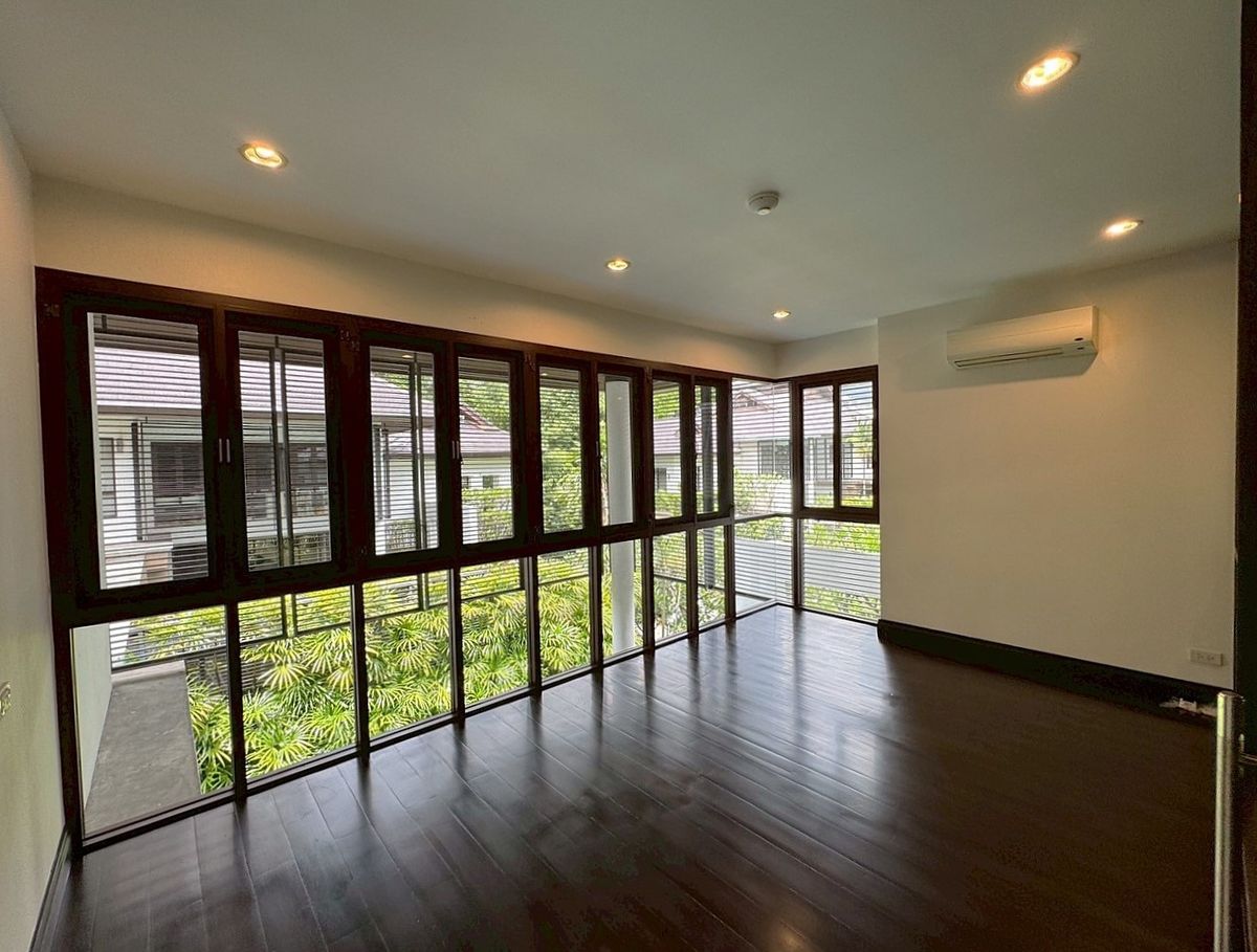 For RentHouseSukhumvit, Asoke, Thonglor : Luxury House with Private Swimming Pool in the Heart of Asoke ** NO CO-AGENT ** 
