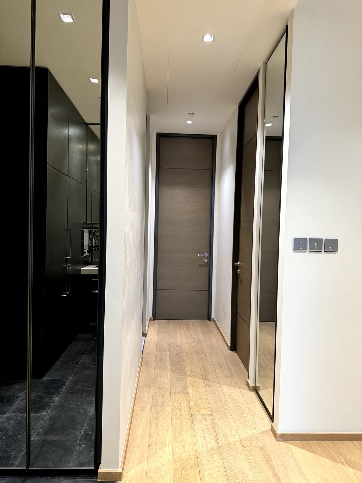 For SaleCondoWitthayu, Chidlom, Langsuan, Ploenchit : Sell ​​28 Chidlom 2 BED 72.81 sqm. Corner room, Chidlom Road, Mueang Lumpini, 40th floor in the best position. The owner sells by himself, the name of the title deed.