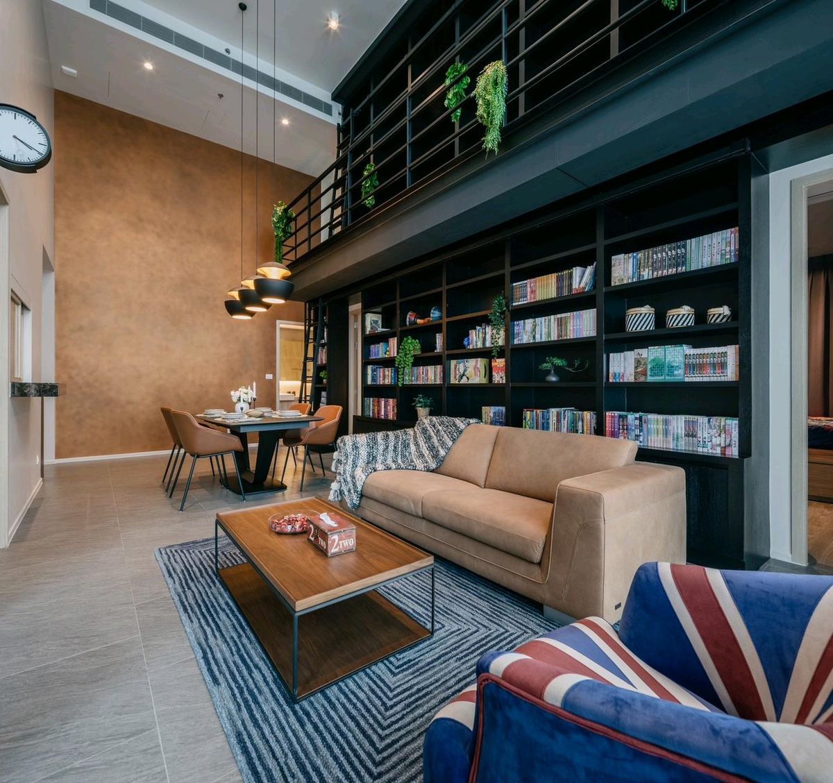 ให้เช่าคอนโดสีลม ศาลาแดง บางรัก : 𝗙𝗢𝗥 𝗥𝗘𝗡𝗧 | The Lofts Silom | 3 Bedrooms | 117 Sq.m. 