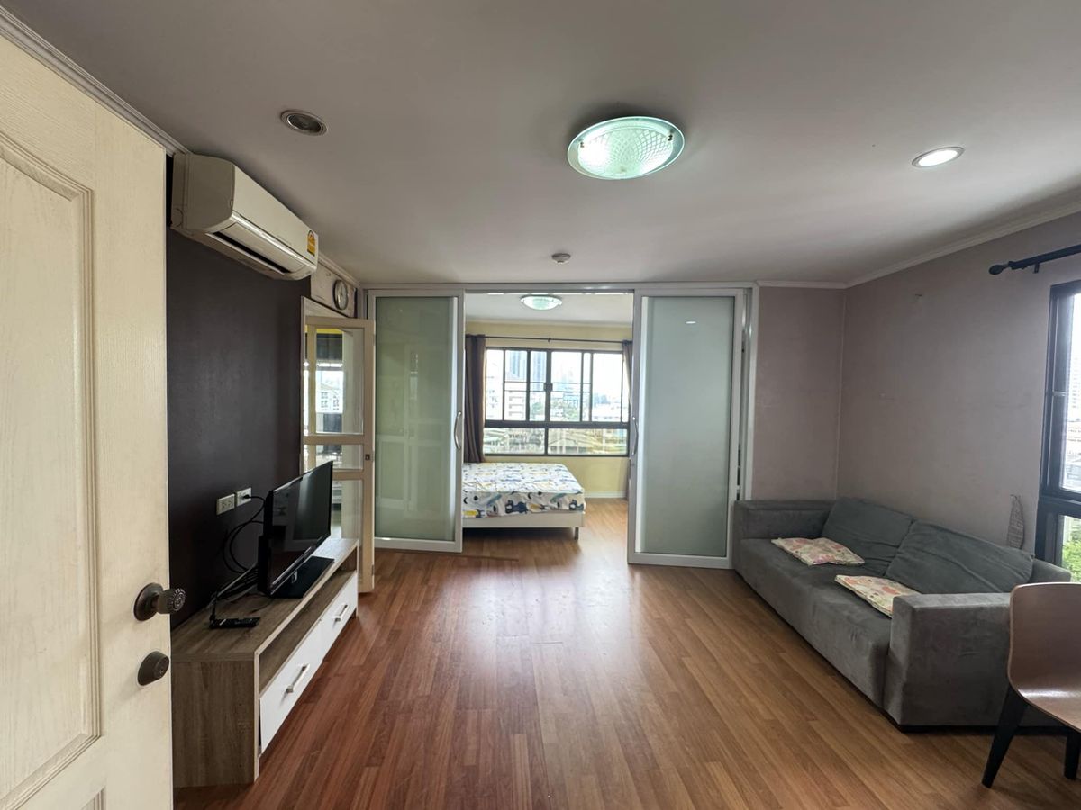 For SaleCondoSathorn, Narathiwat : Lumpini Place Narathiwat, 24 rooms, a calm corner, not sharing the wall with anyone.