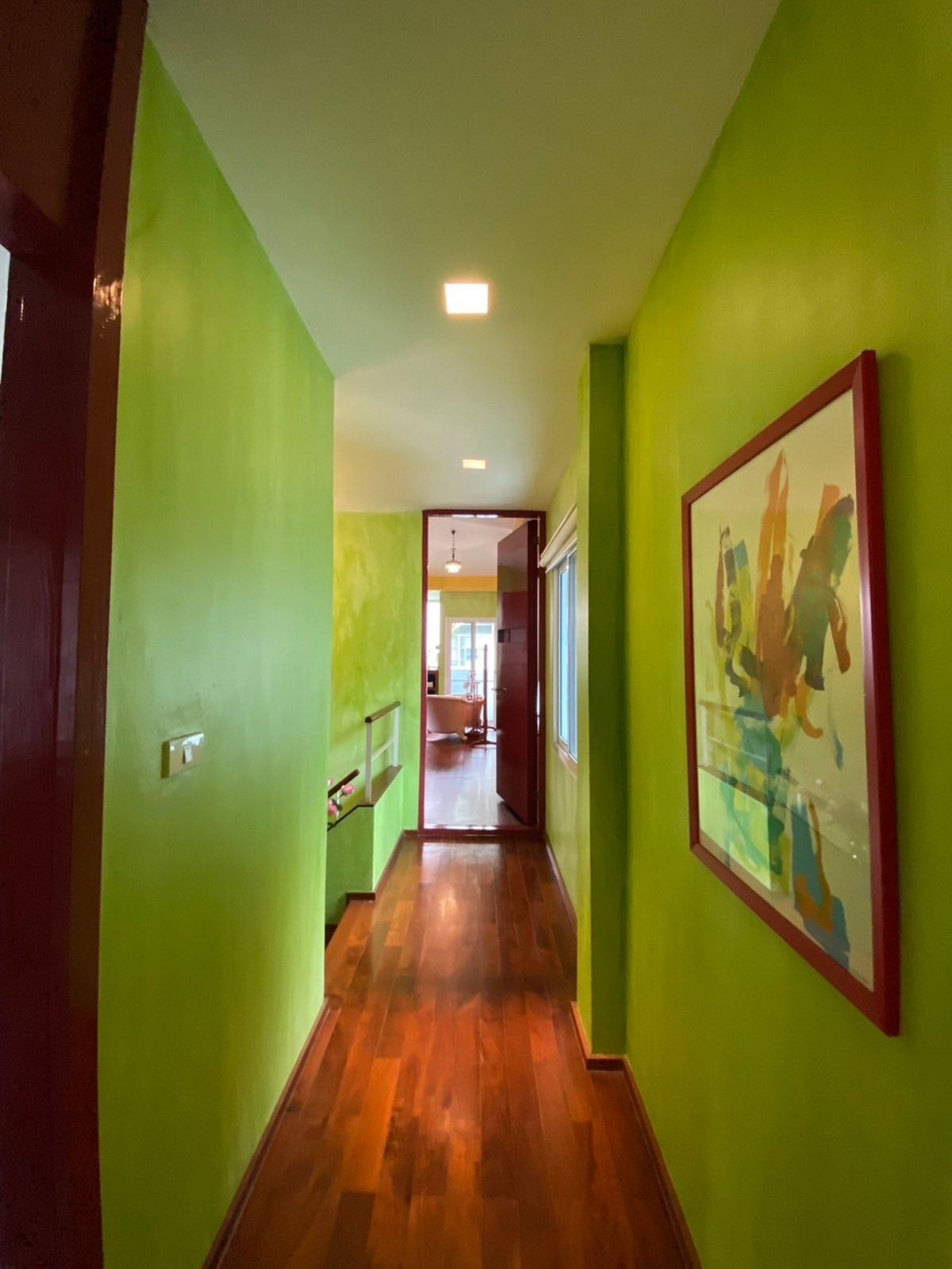 ขายบ้านเลียบทางด่วนรามอินทรา : (ขาย) Noble Tara Town in Town Zone B 25,000,000 บาท มีสระว่ายน้ำ ติดต่อ 0838824256 