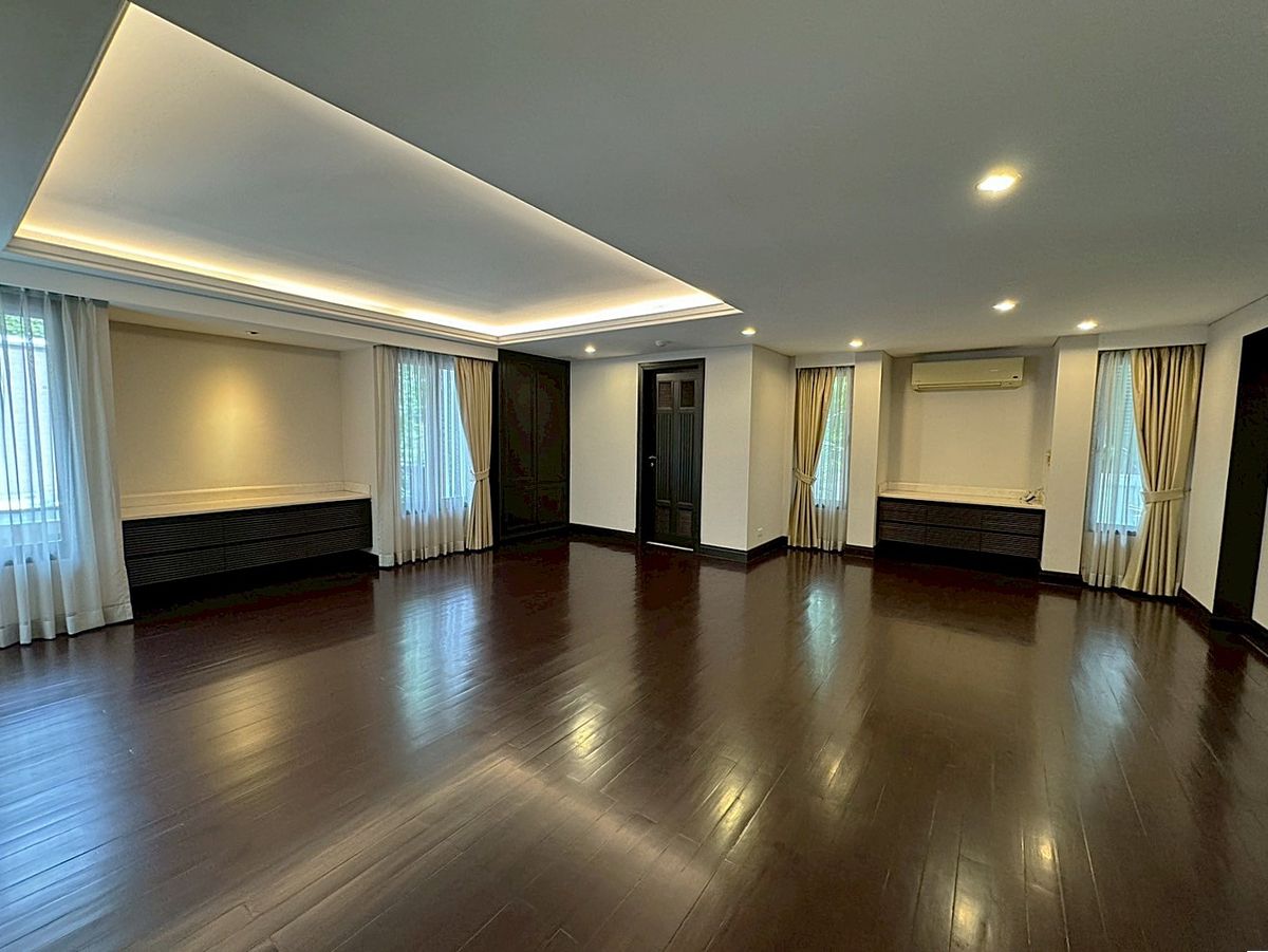 For RentHouseSukhumvit, Asoke, Thonglor : Luxury House with Private Swimming Pool in the Heart of Asoke ** NO CO-AGENT ** 