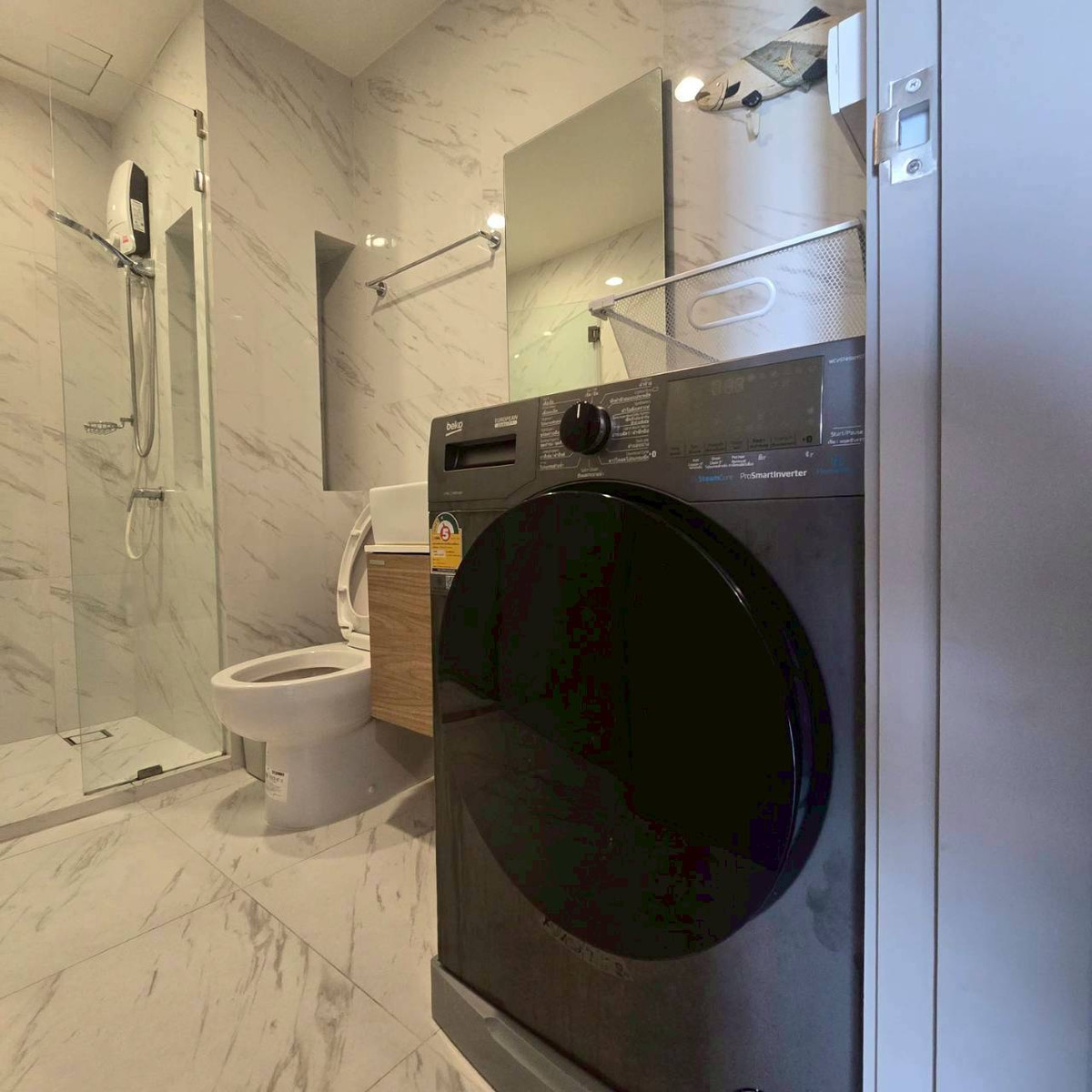 For RentCondoBangna, Bearing, Lasalle : 🌟New⭐ New Room for RENT Condo 1 Bedroom ❤ Ideo Mobi Sukhumvit EastPoint 42 sqm. List near the electric train 📍 42 sqm. 📍1 Bedroom 1 bathroom 📍 High floor view pool ✅ Furniture list ✅ Fully Furnished 5 -foot bed / mattress - bedside table - LED DIG