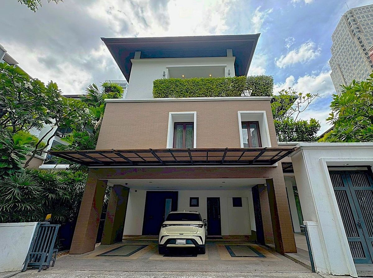 For RentHouseSukhumvit, Asoke, Thonglor : Luxury House with Private Swimming Pool in the Heart of Asoke ** NO CO-AGENT ** 