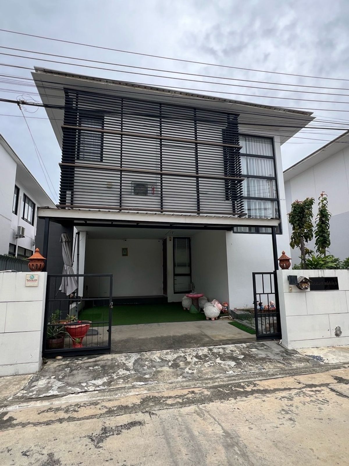 For SaleHousePattanakan, Srinakarin : House for sale in Senmura University