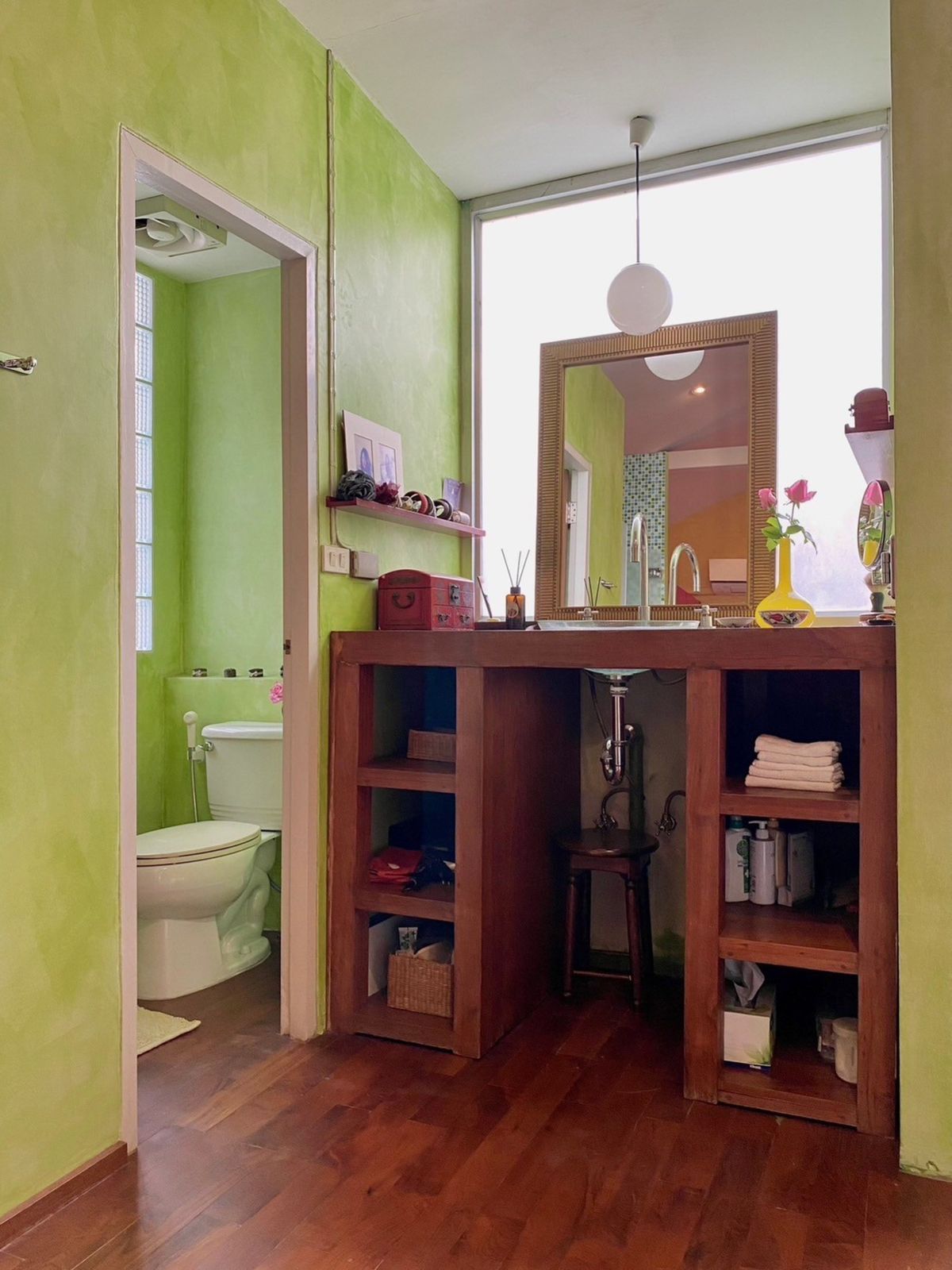 ขายบ้านเลียบทางด่วนรามอินทรา : (ขาย) Noble Tara Town in Town Zone B 25,000,000 บาท มีสระว่ายน้ำ ติดต่อ 0838824256 