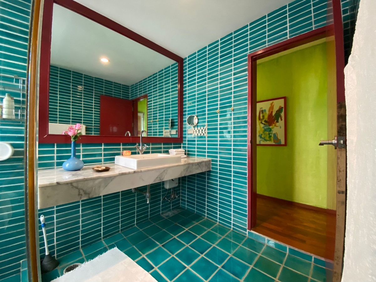 ขายบ้านเลียบทางด่วนรามอินทรา : (ขาย) Noble Tara Town in Town Zone B 25,000,000 บาท มีสระว่ายน้ำ ติดต่อ 0838824256 