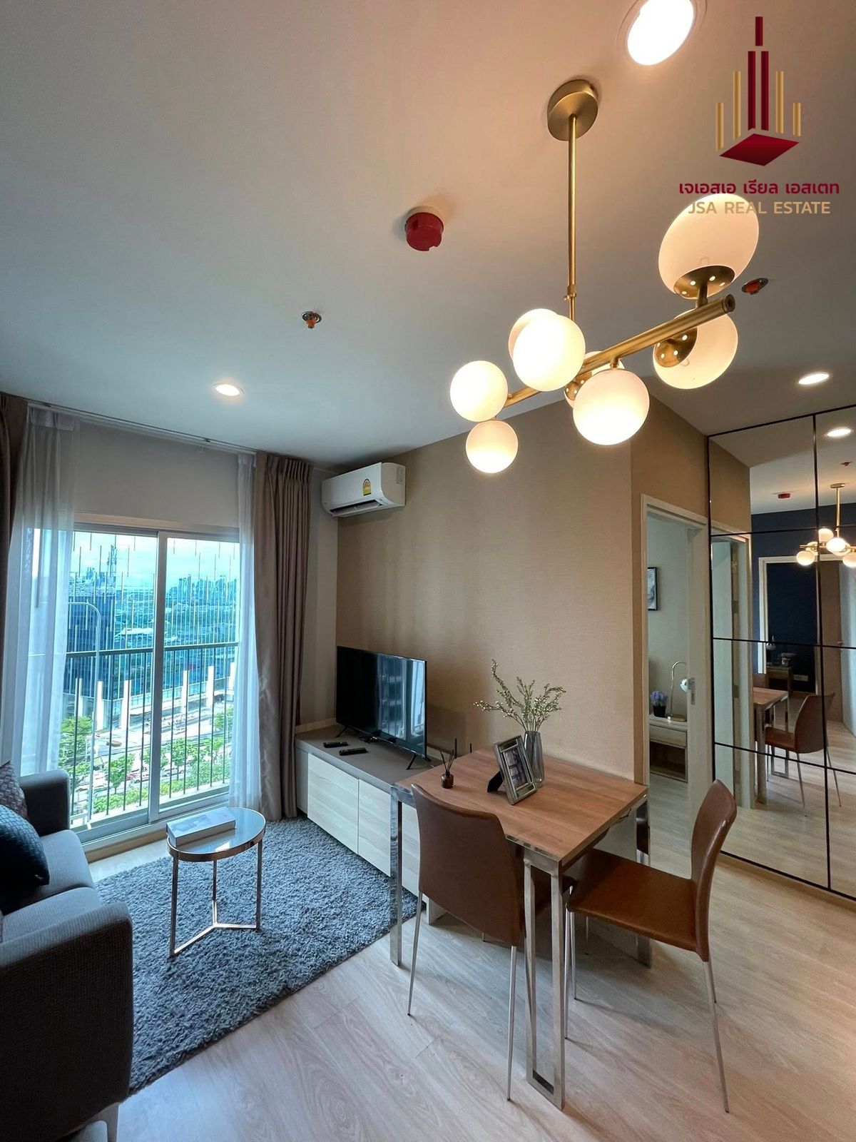 For SaleCondoRatchadapisek, Huaikwang, Suttisan : ✨ For Sale: Noble Revolve Ratchada 2 Condo ✨ 💰 ONLY 5,690,000 THB