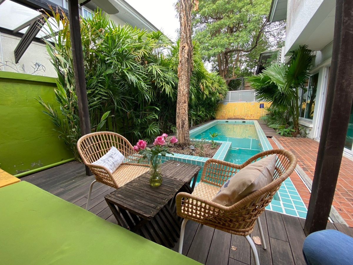 ขายบ้านเลียบทางด่วนรามอินทรา : (ขาย) Noble Tara Town in Town Zone B 25,000,000 บาท มีสระว่ายน้ำ ติดต่อ 0838824256 