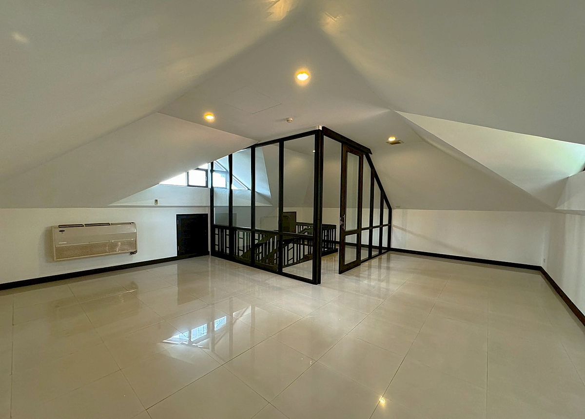 For RentHouseSukhumvit, Asoke, Thonglor : Luxury House with Private Swimming Pool in the Heart of Asoke ** NO CO-AGENT ** 