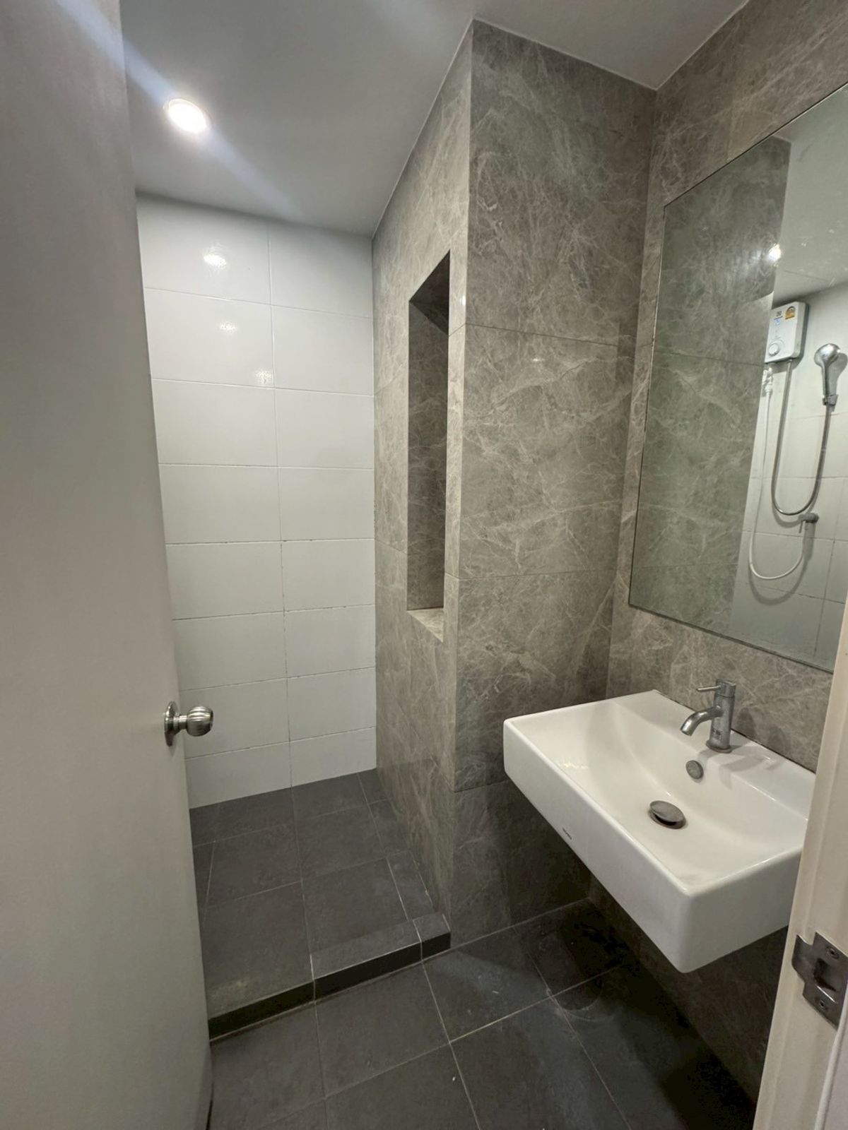 For SaleCondoSamut Prakan,Samrong : ‼ ️‼ ️Hot deal‼ ️ Good investment price‼ ️Sale & gt; & gt; 🚆🚆the Origin E22 Station 🚆🚆