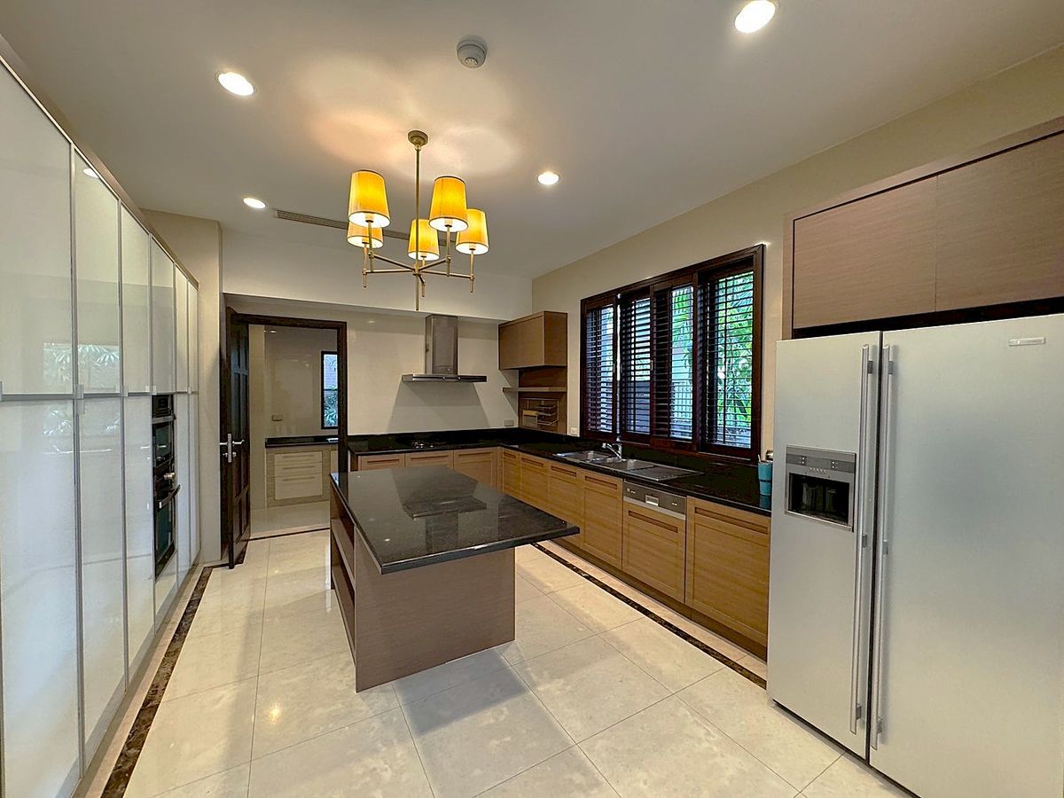 For RentHouseSukhumvit, Asoke, Thonglor : Luxury House with Private Swimming Pool in the Heart of Asoke ** NO CO-AGENT ** 