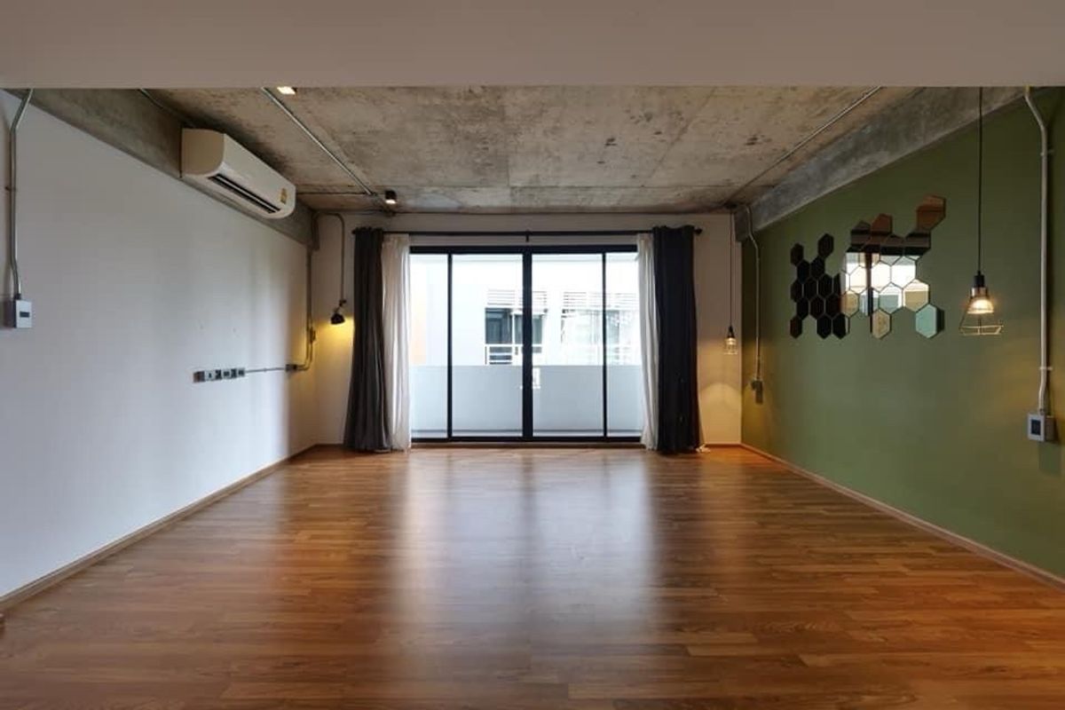 For SaleTownhomeSukhumvit, Asoke, Thonglor : 📢👇Sell with tenant til November 2028
Townhouse Ekamai , newly renovated, near Thonglor