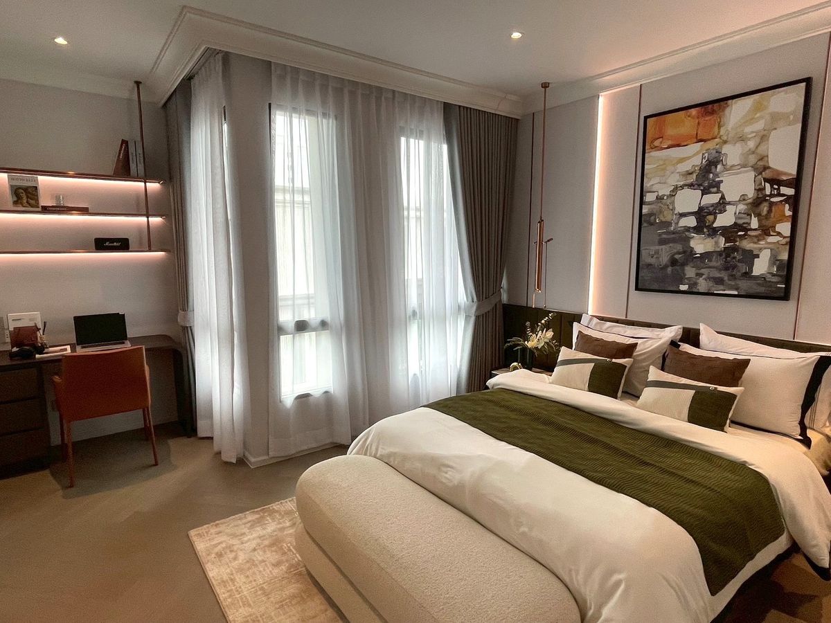 For SaleHouseSukhumvit, Asoke, Thonglor : Lavista Prestige Village Ekkamai 10, 4 -bedroom sample house for sale with every private elevator. The atmosphere is quiet in the heart of Ekkamai.