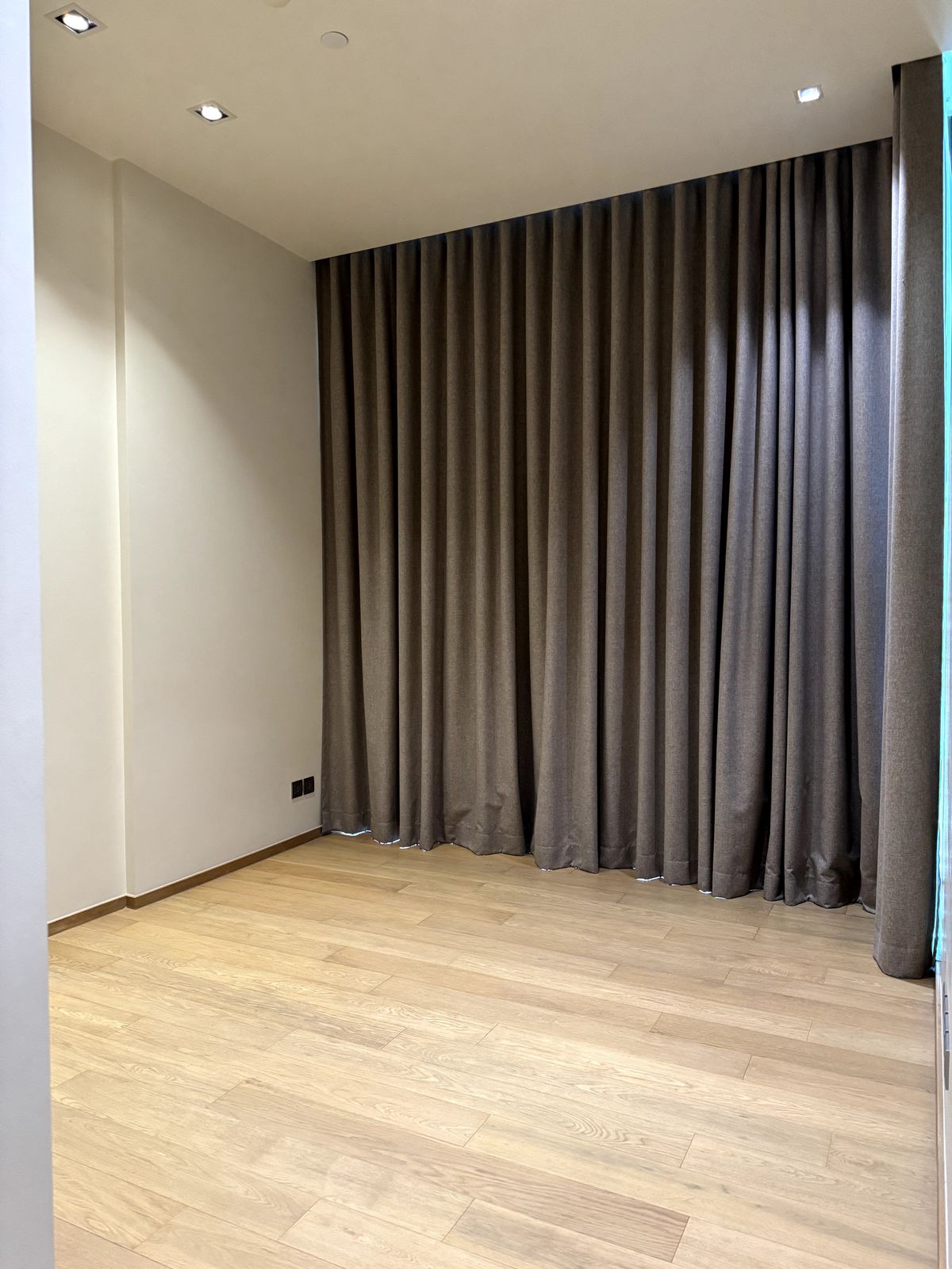 For SaleCondoWitthayu, Chidlom, Langsuan, Ploenchit : Sell ​​28 Chidlom 2 BED 72.81 sqm. Corner room, Chidlom Road, Mueang Lumpini, 40th floor in the best position. The owner sells by himself, the name of the title deed.