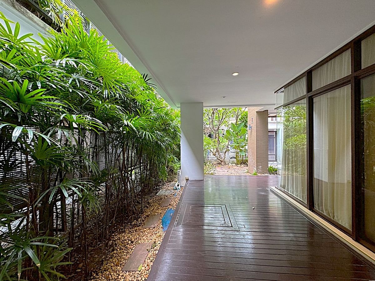 For RentHouseSukhumvit, Asoke, Thonglor : Luxury House with Private Swimming Pool in the Heart of Asoke ** NO CO-AGENT ** 